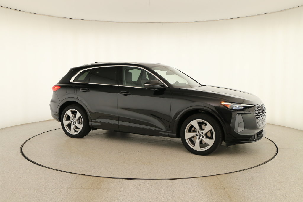 Certified 2025 Audi Q5 Prestige AWD/4WD image 9