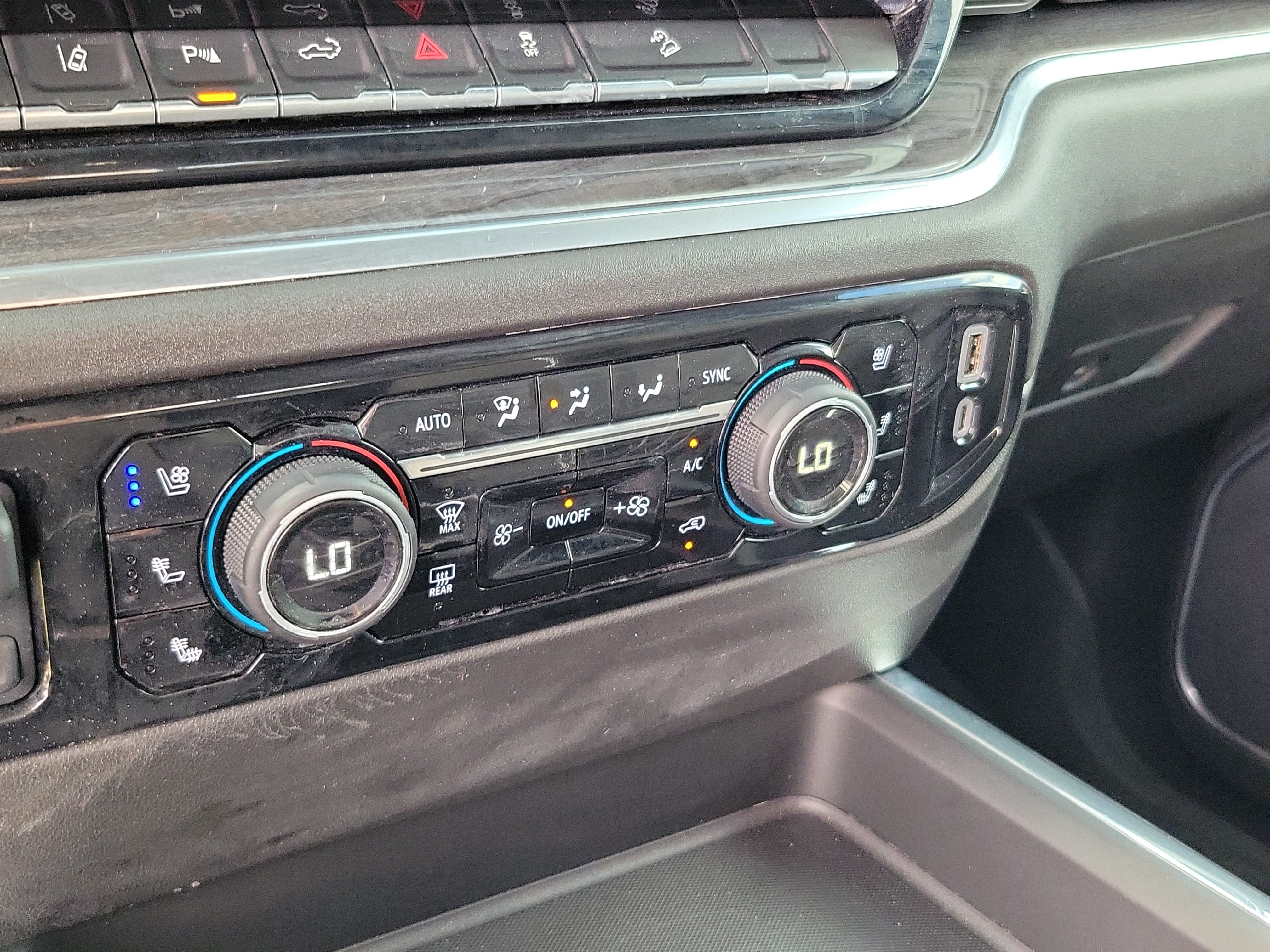 Used 2025 Chevrolet Silverado 3500 LTZ w/ Trail Boss Package AWD/4WD image 29