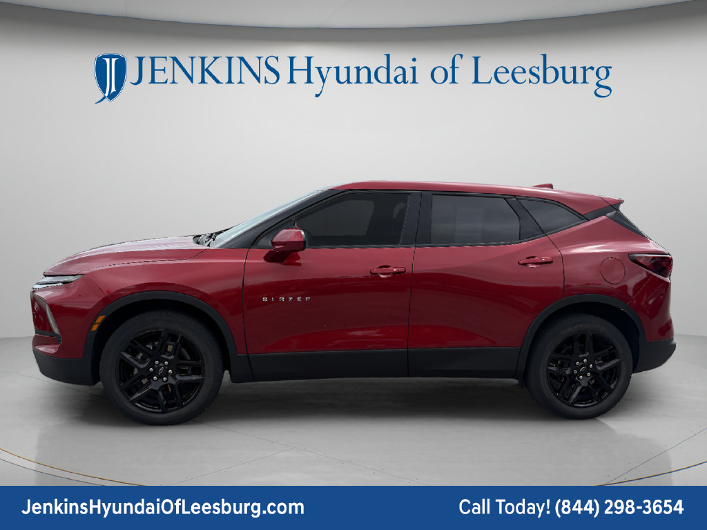 Used 2023 Chevrolet Blazer LT FWD image 11