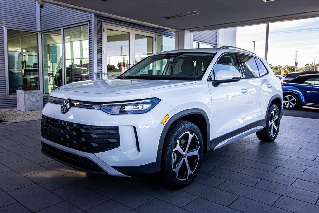 New 2026 Volkswagen Tiguan SE image 11