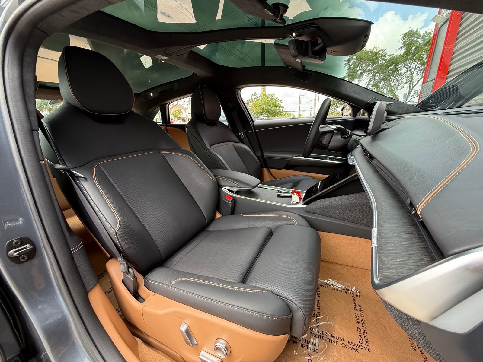 Used 2024 Lucid Air Touring image 19