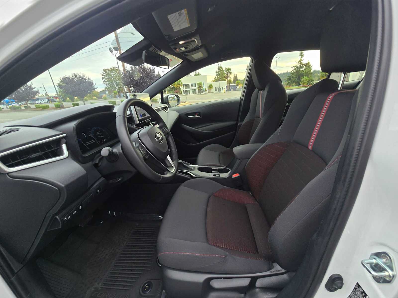 Certified 2026 Toyota Corolla SE w/ SE Premium Package FWD image 21
