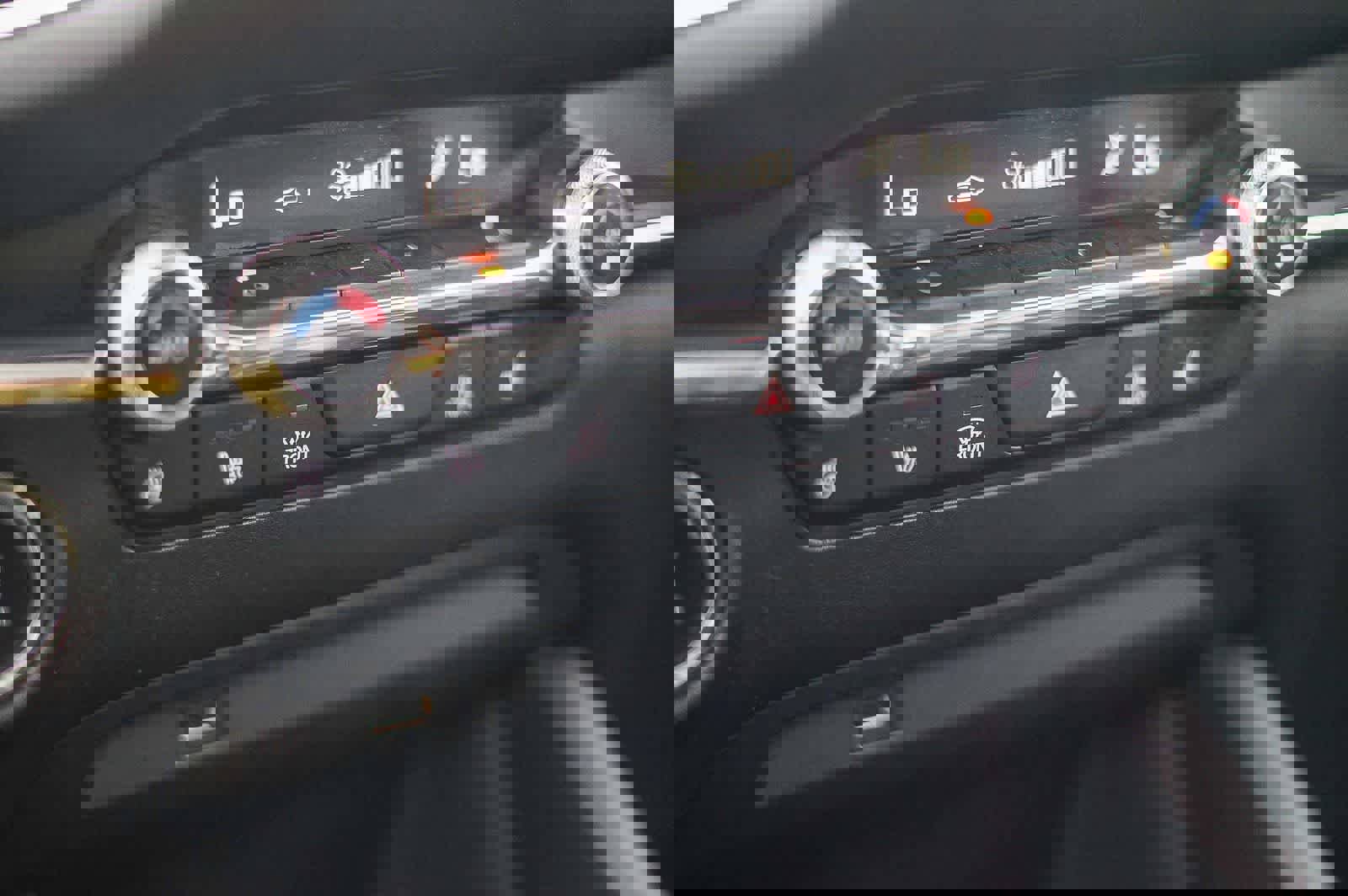 Used 2021 MAZDA MAZDA3 Hatchback w/Premium Plus Pkg image 25