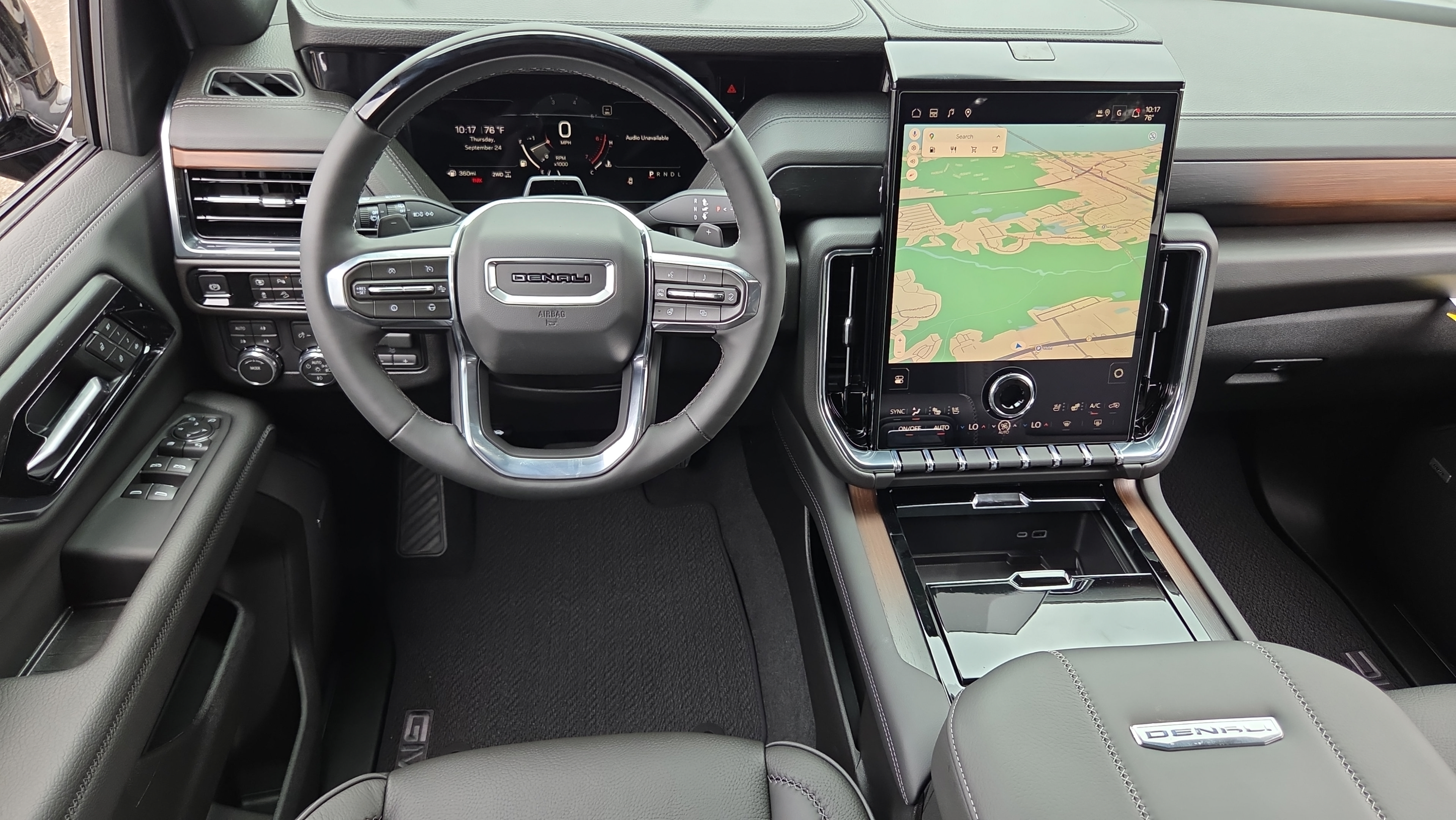 New 2026 GMC Yukon Denali w/ Denali Reserve Package AWD/4WD image 12