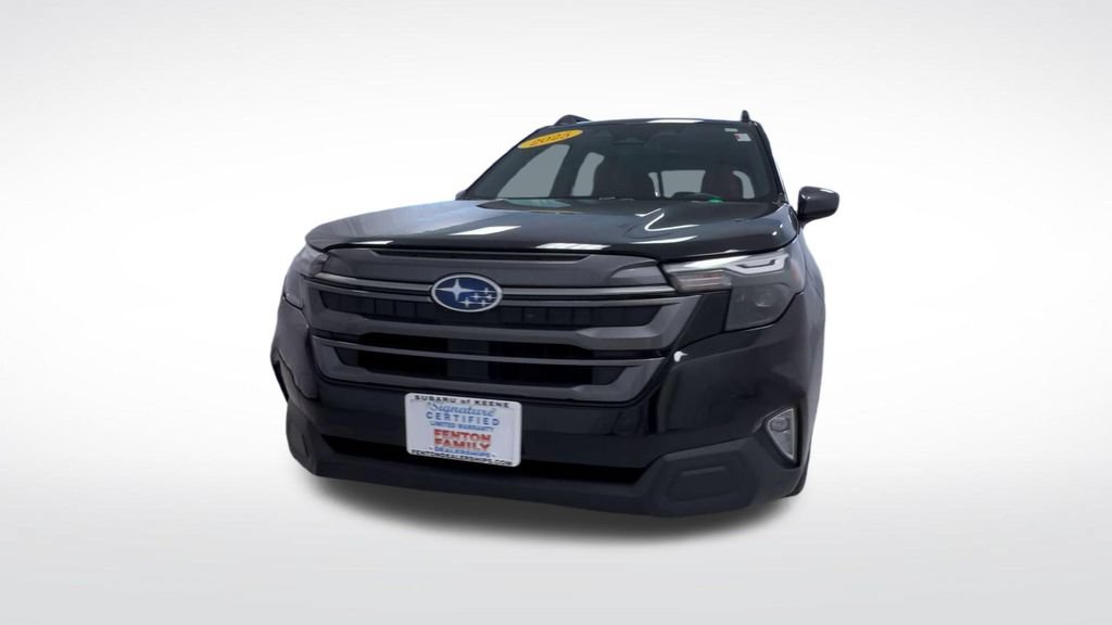 Used 2025 Subaru Forester Premium AWD/4WD image 3