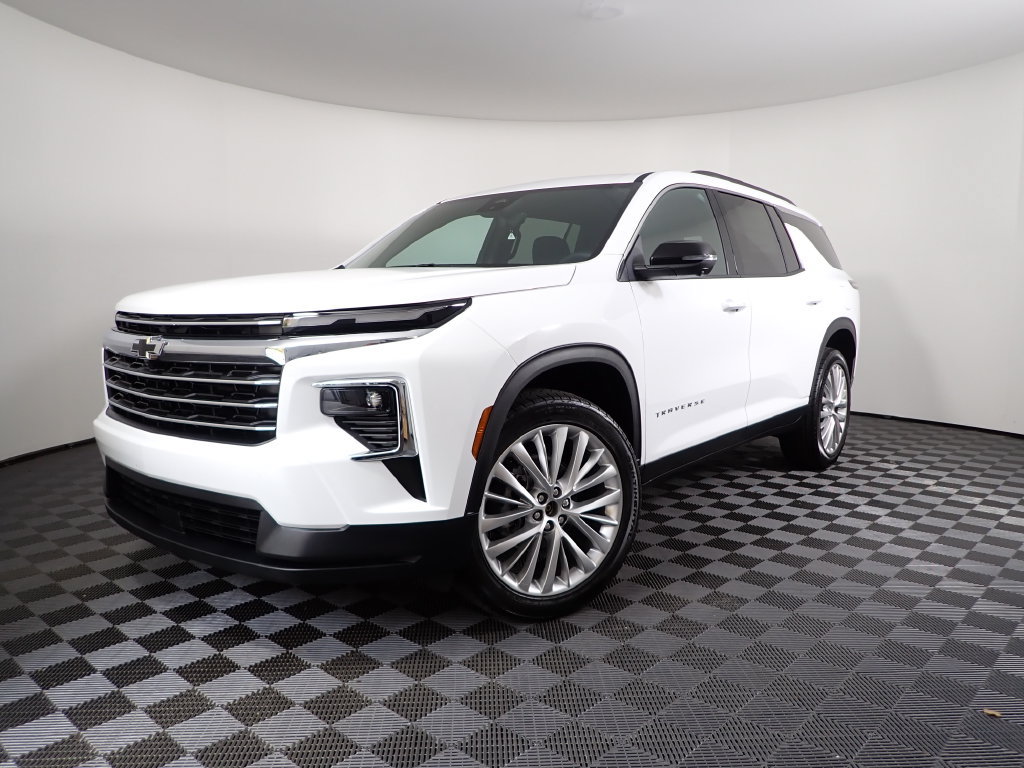 New 2027 Chevrolet Traverse LT w/ Driver Confidence Package AWD/4WD image 2