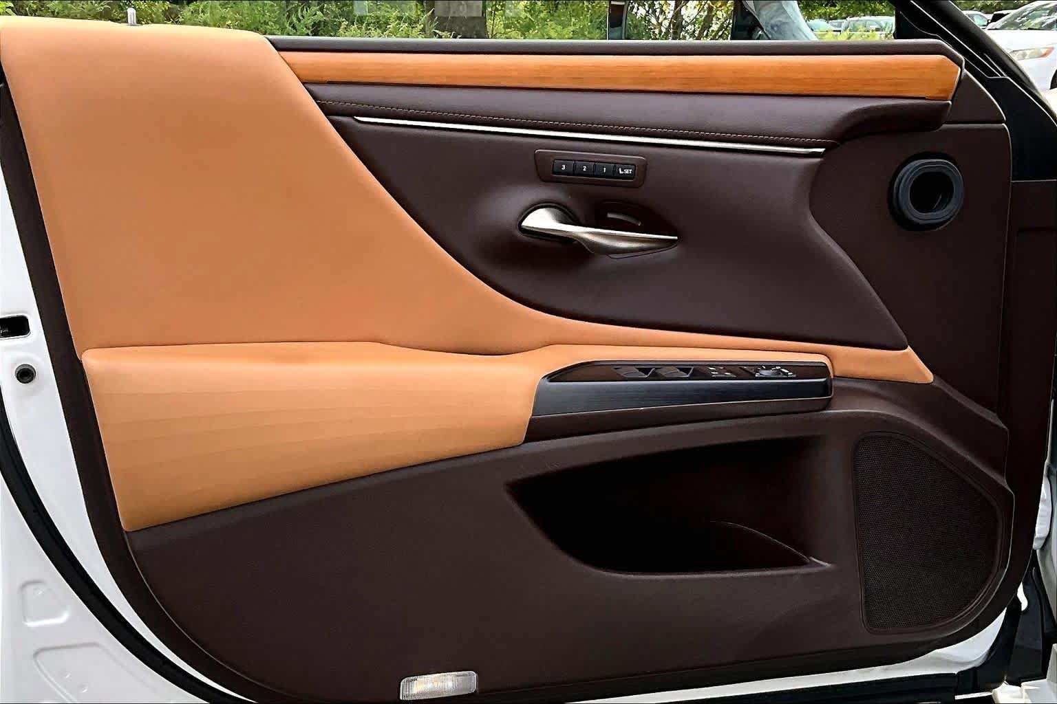 Used 2020 Lexus ES 350 w/ Luxury Package FWD image 20