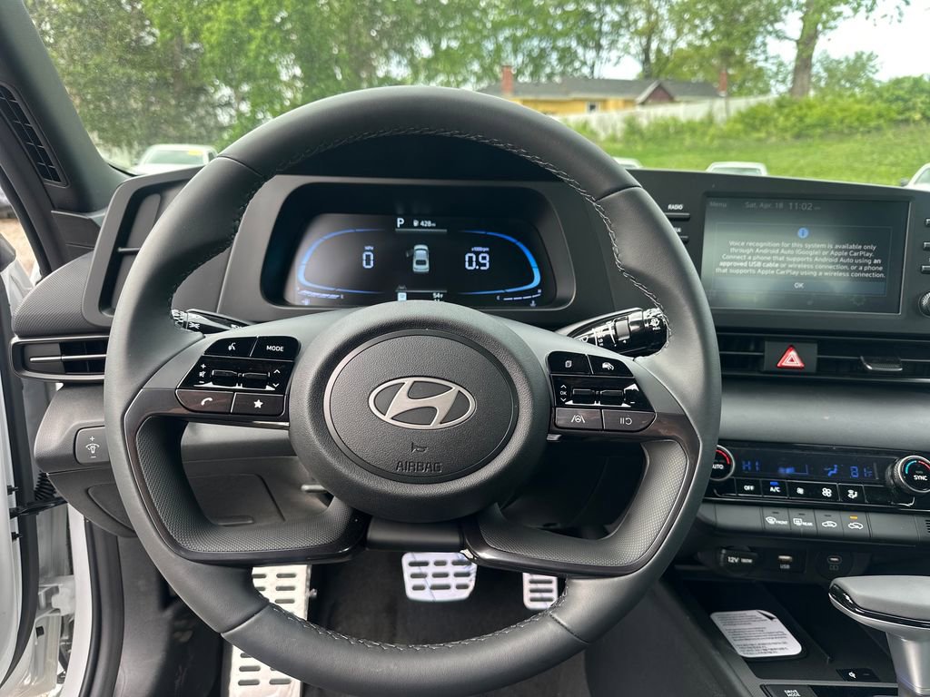 Used 2026 Hyundai Elantra Sport FWD image 17