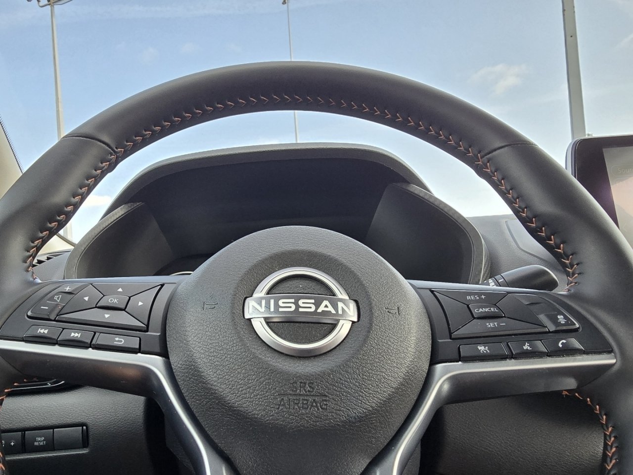Used 2025 Nissan Sentra SR FWD image 26