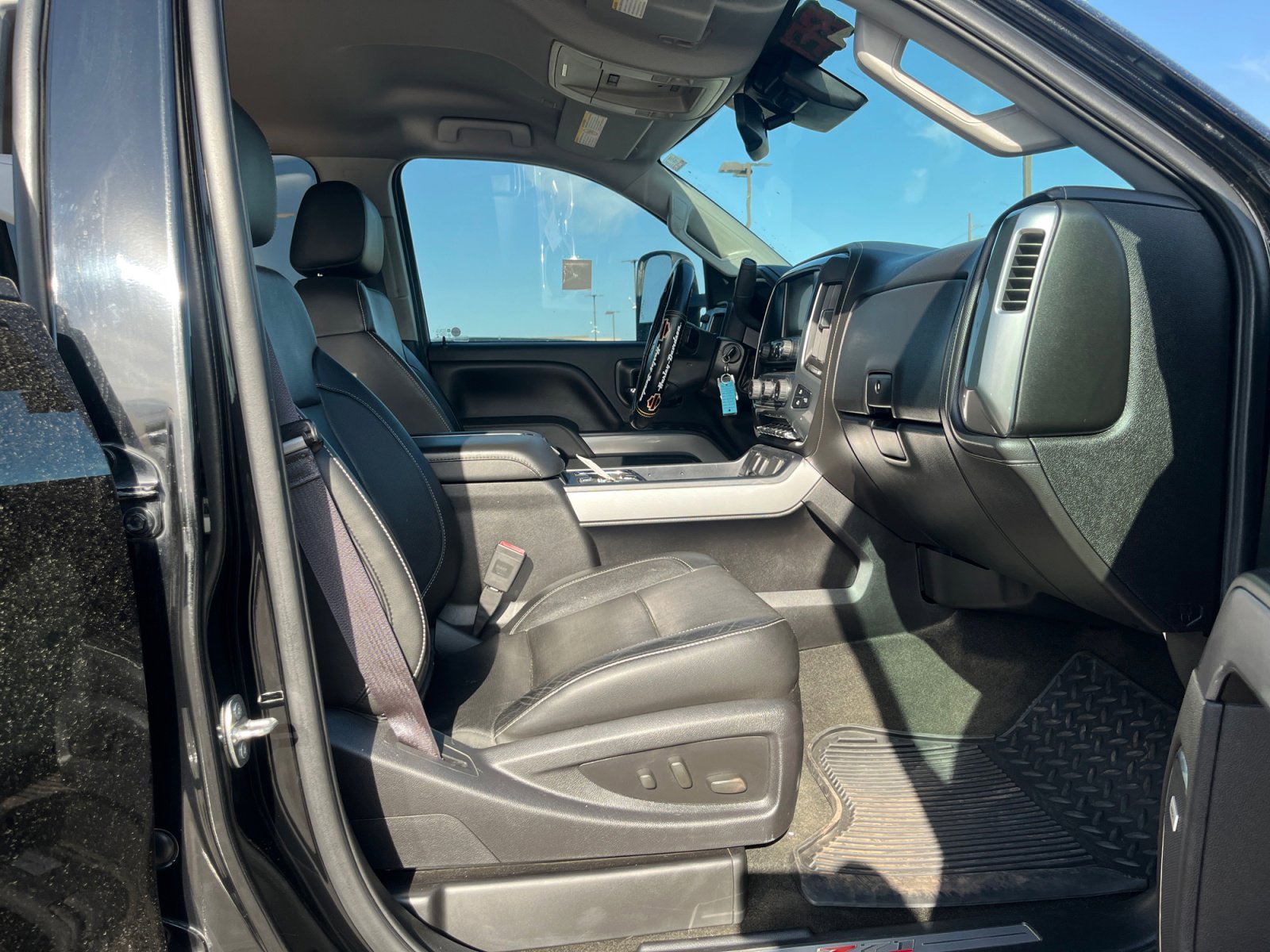 Used 2015 Chevrolet Silverado 2500 LTZ w/ Duramax Plus Package image 19