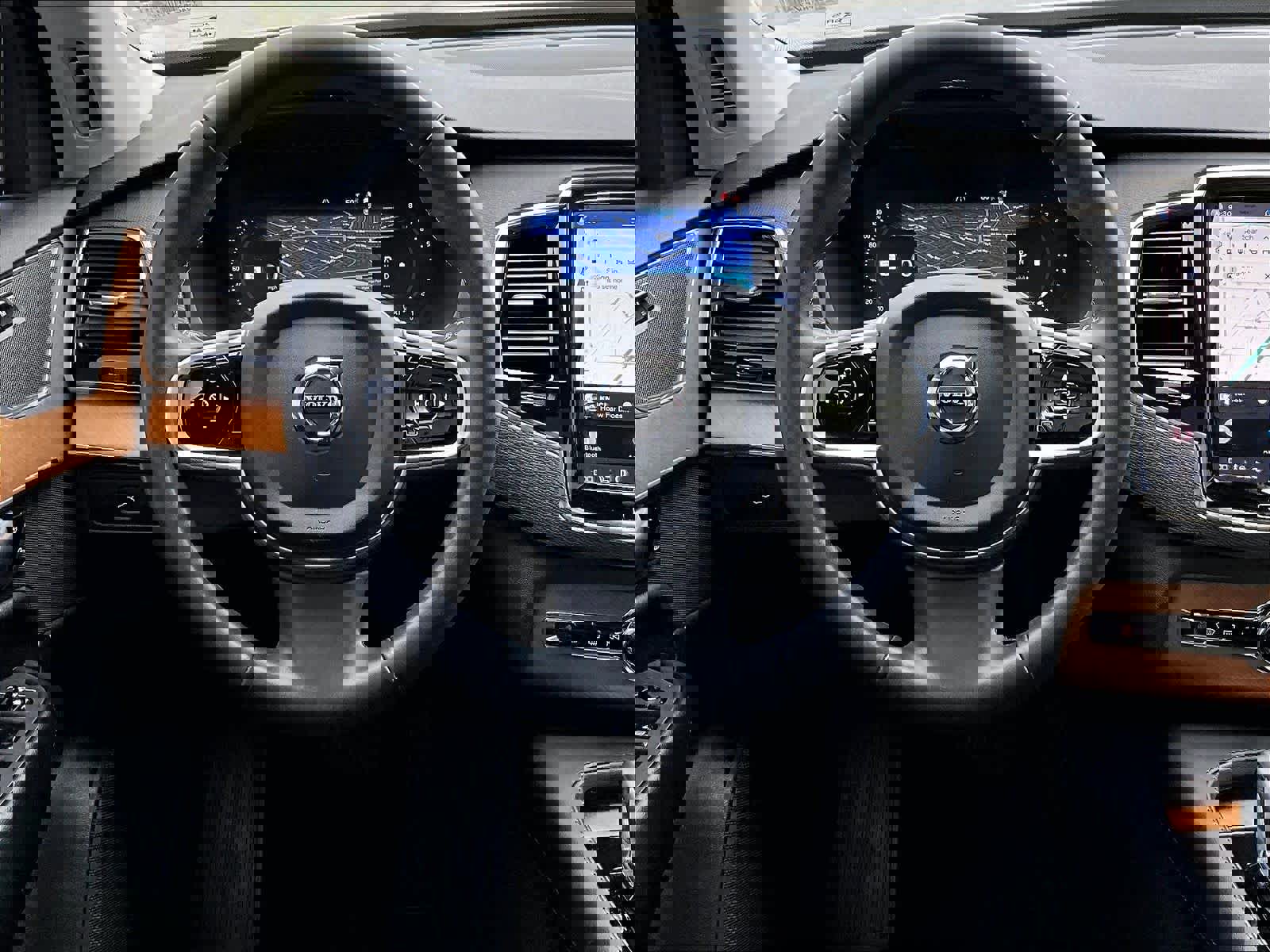 Used 2023 Volvo XC90 B6 Plus w/ Protection Package Premier image 7