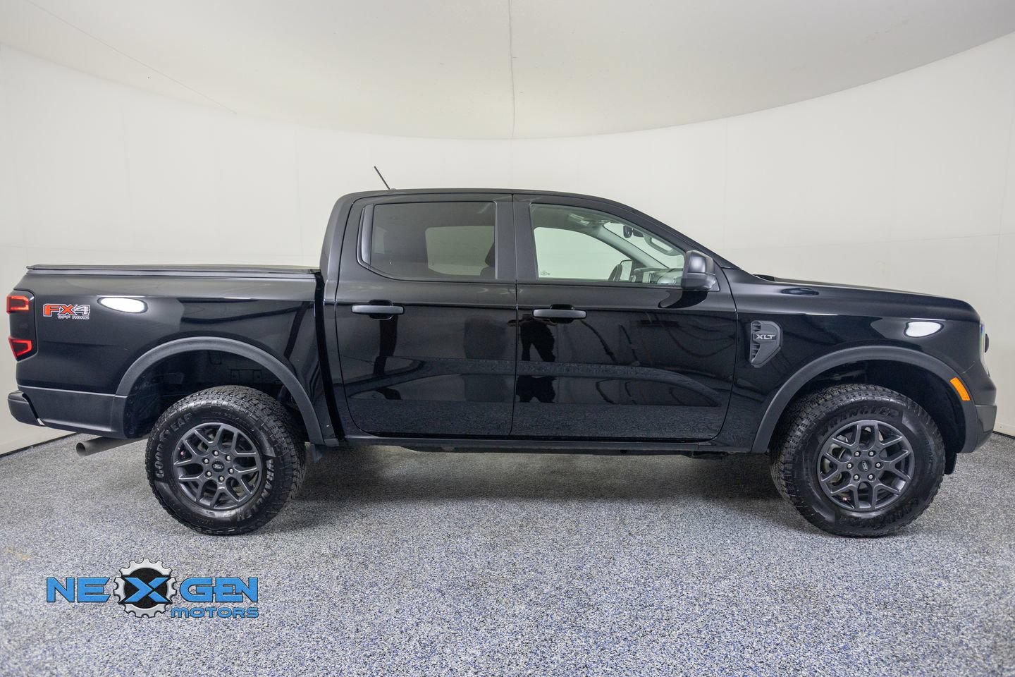 Used 2025 Ford Ranger XLT w/ Equipment Group 301A High AWD/4WD image 9