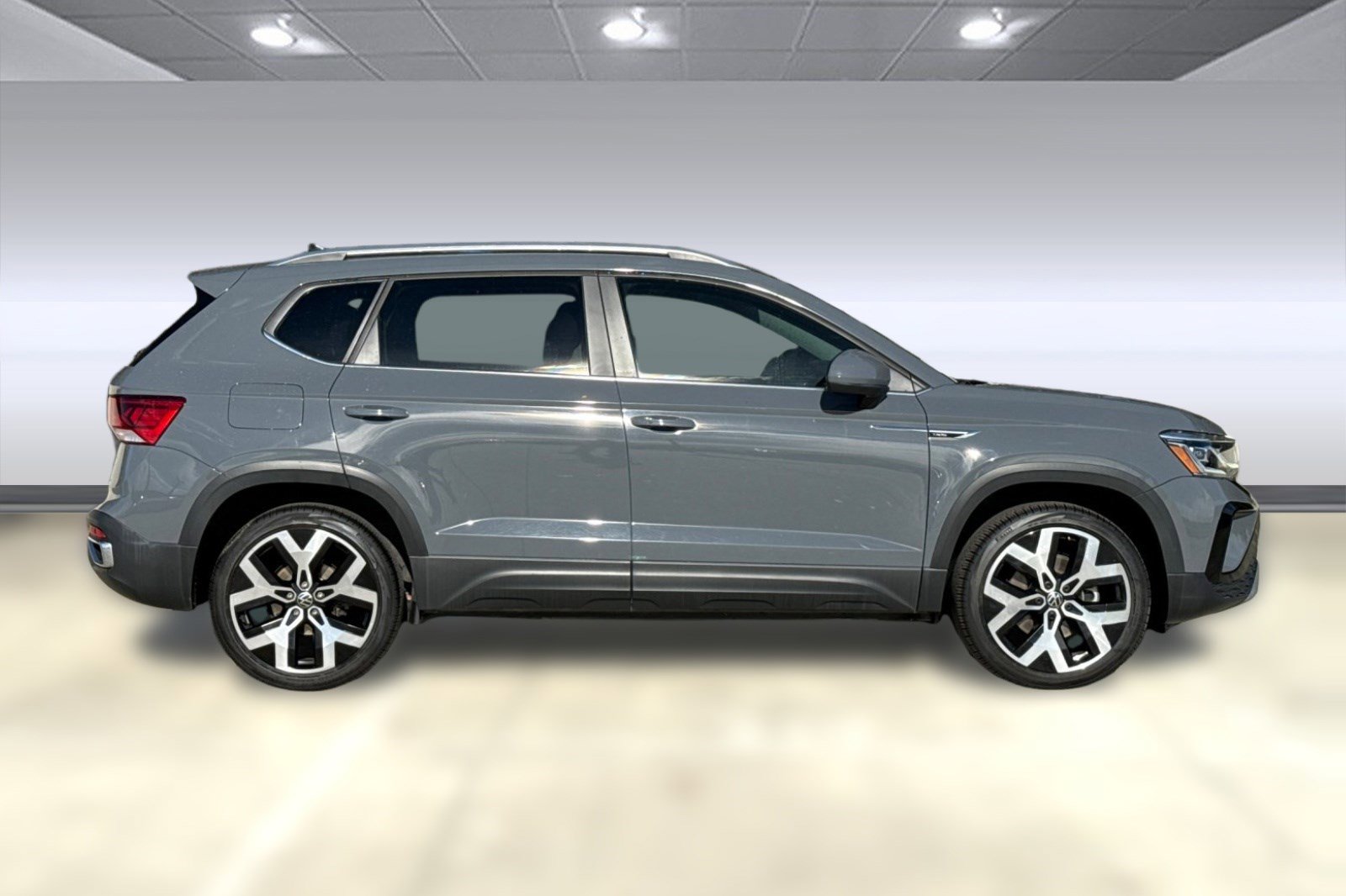 Used 2022 Volkswagen Taos SEL image 7