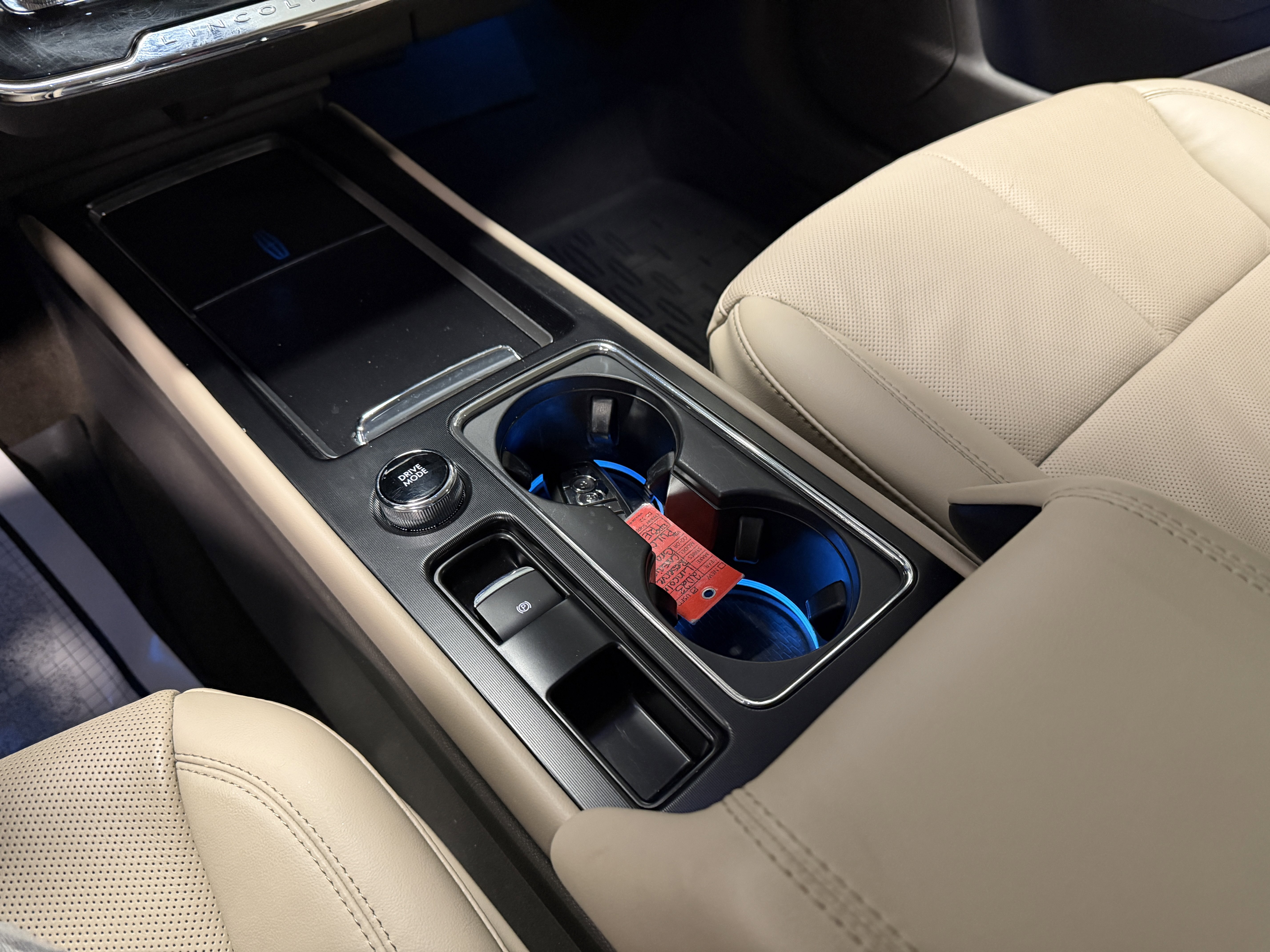 Used 2023 Lincoln Corsair Reserve w/ Equipment Group 201A image 14