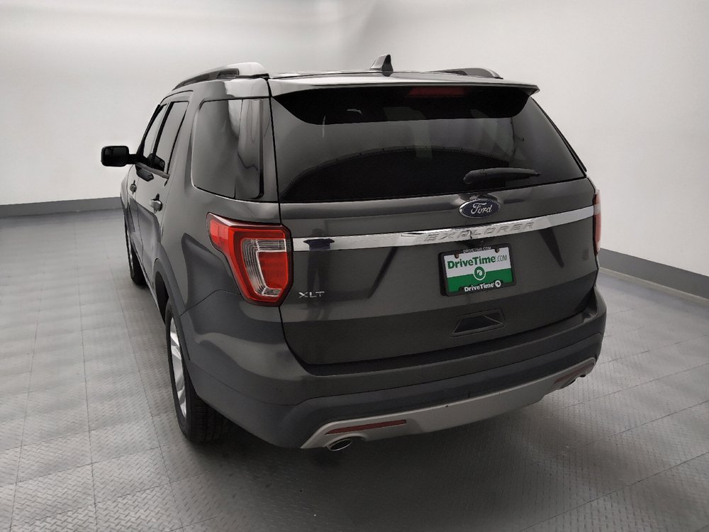Used 2017 Ford Explorer XLT FWD image 6