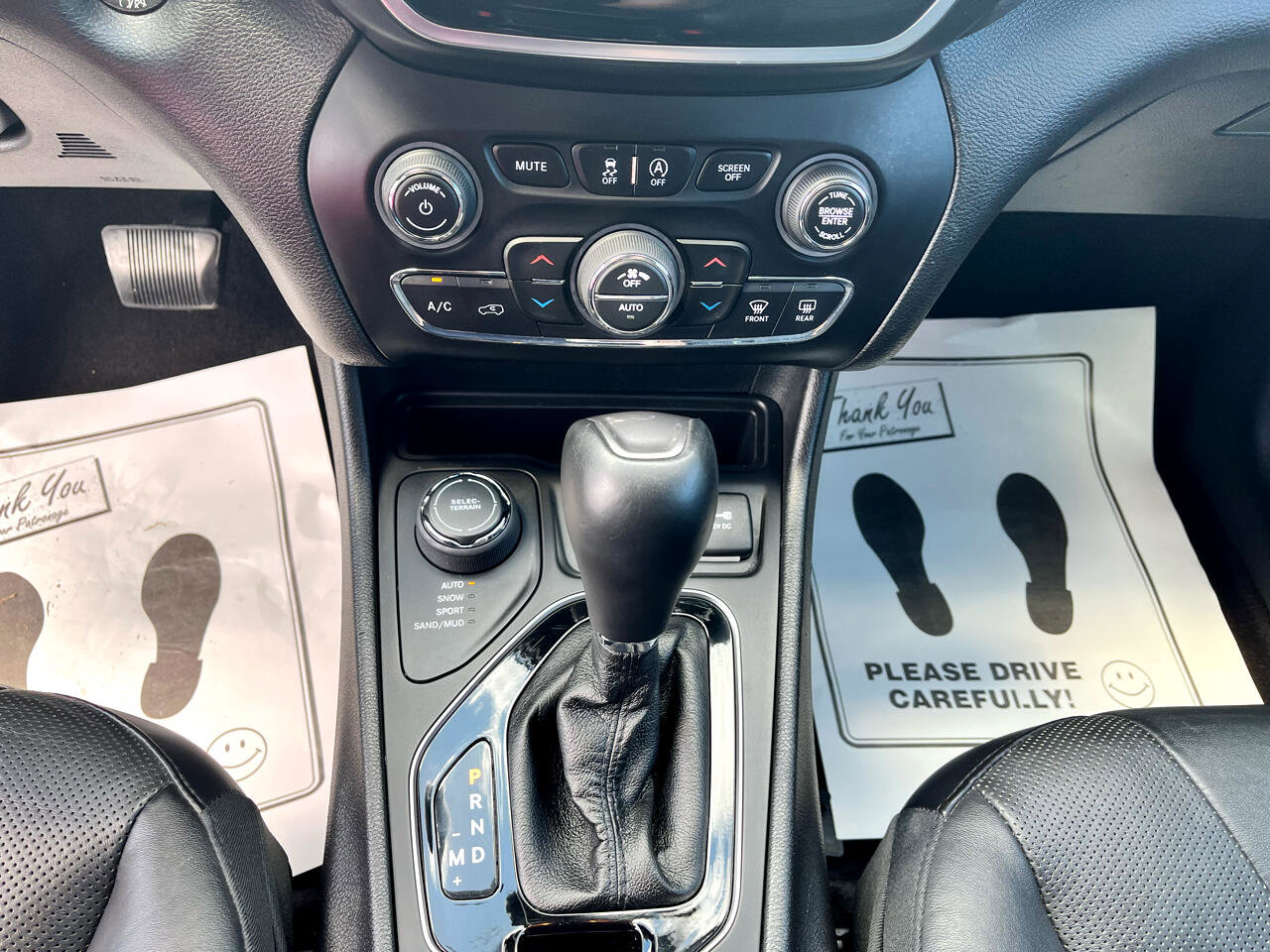 Used 2019 Jeep Cherokee Limited image 22