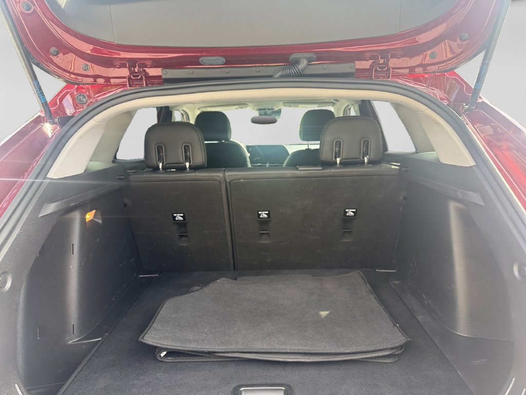 Used 2025 Chevrolet Trax LT FWD image 19
