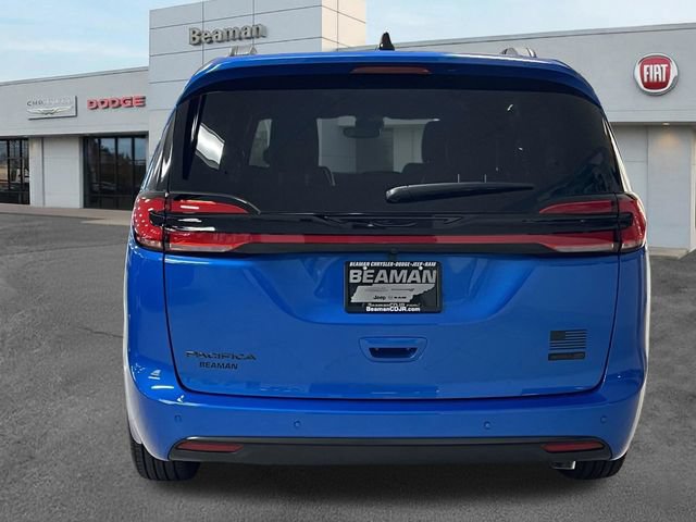 New 2027 Chrysler Pacifica Select FWD image 6