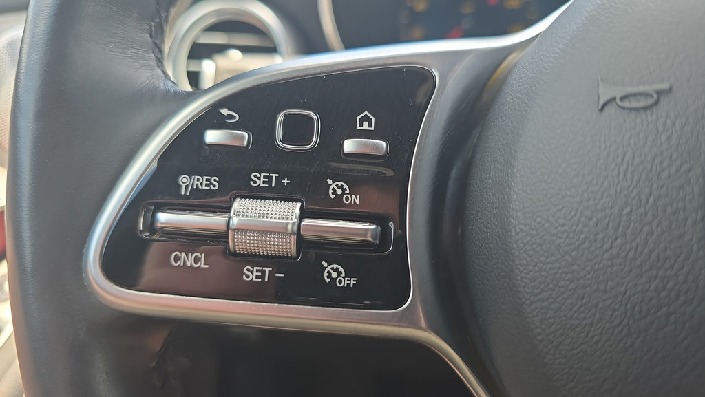 Used 2021 Mercedes-Benz GLC 300 4MATIC image 27