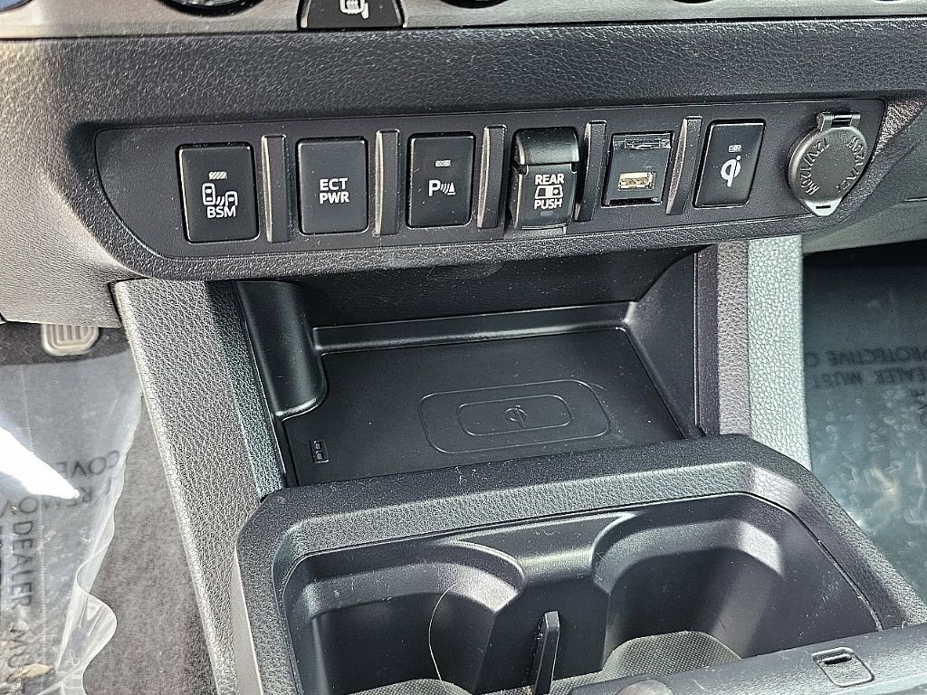 Used 2022 Toyota Tacoma TRD Sport w/ Technology Package AWD/4WD image 28