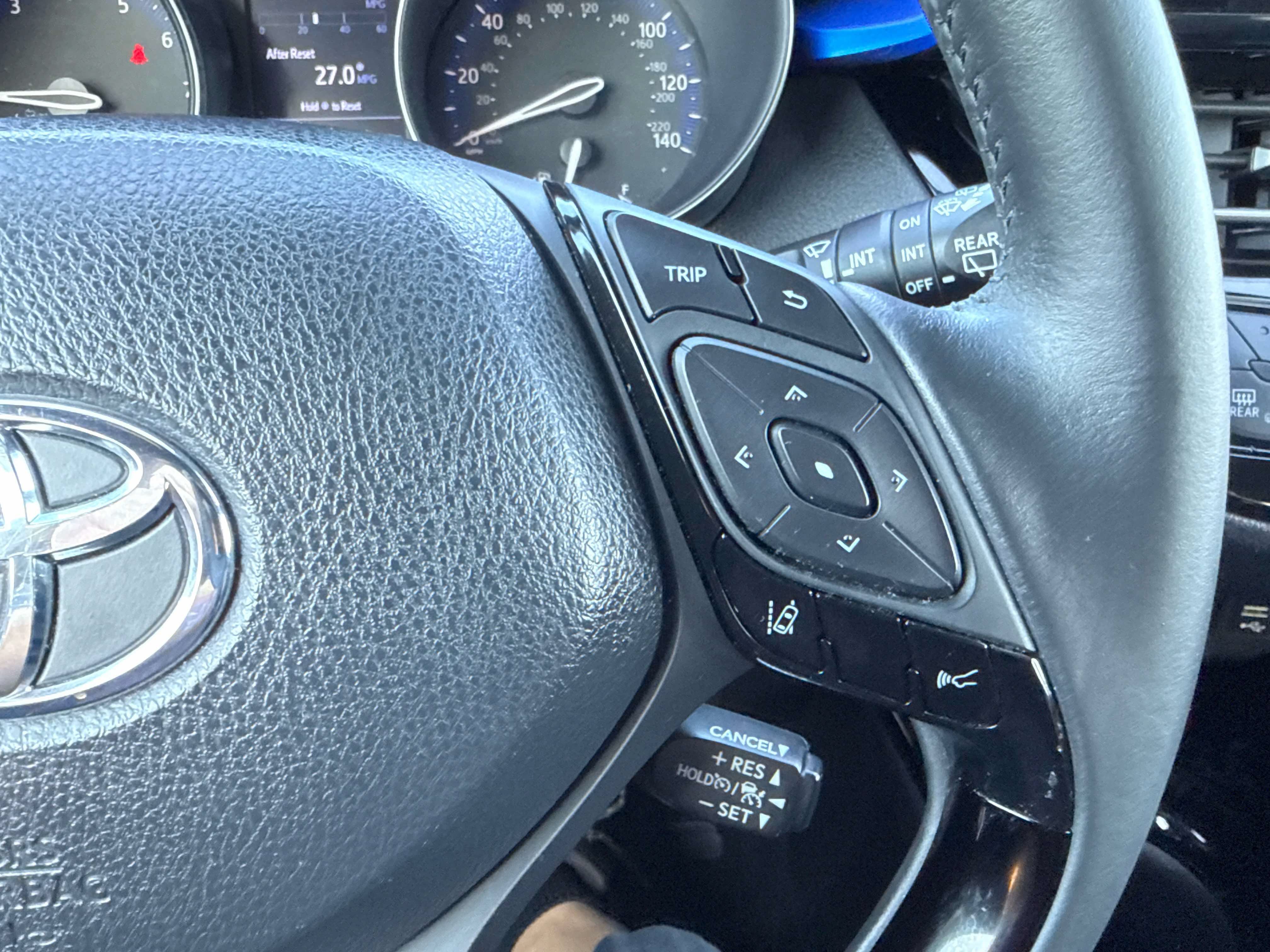 Used 2021 Toyota C-HR XLE FWD image 25