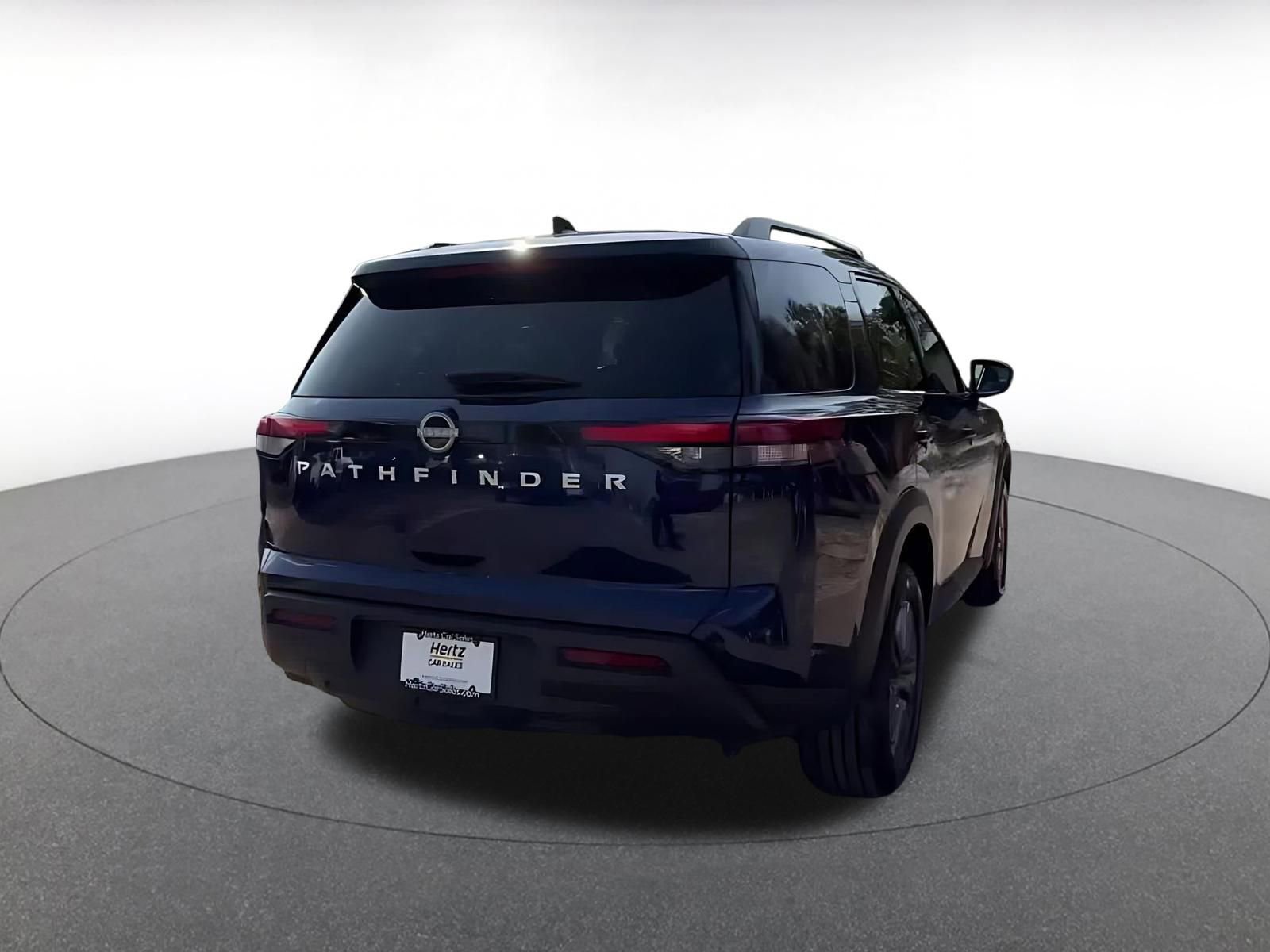 Used 2025 Nissan Pathfinder SV image 15