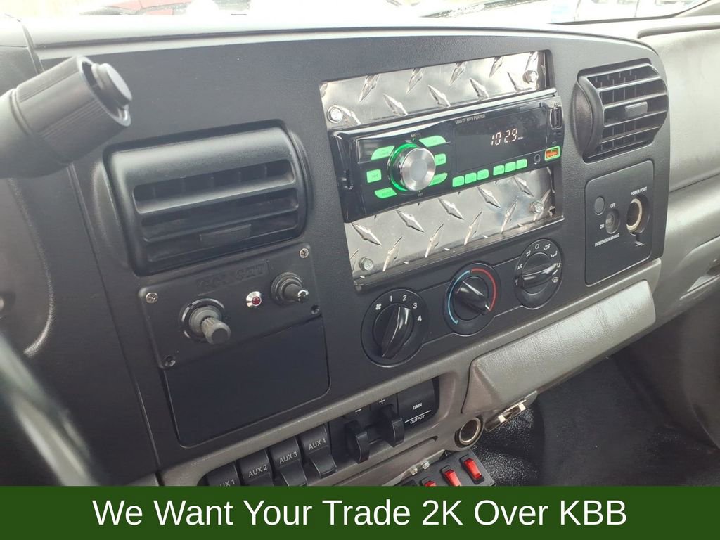 Used 2006 Ford F450 XLT image 15