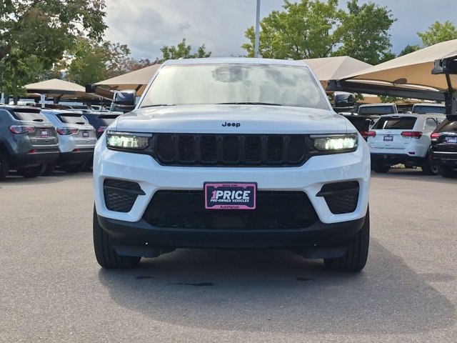 Used 2023 Jeep Grand Cherokee Altitude AWD/4WD image 2