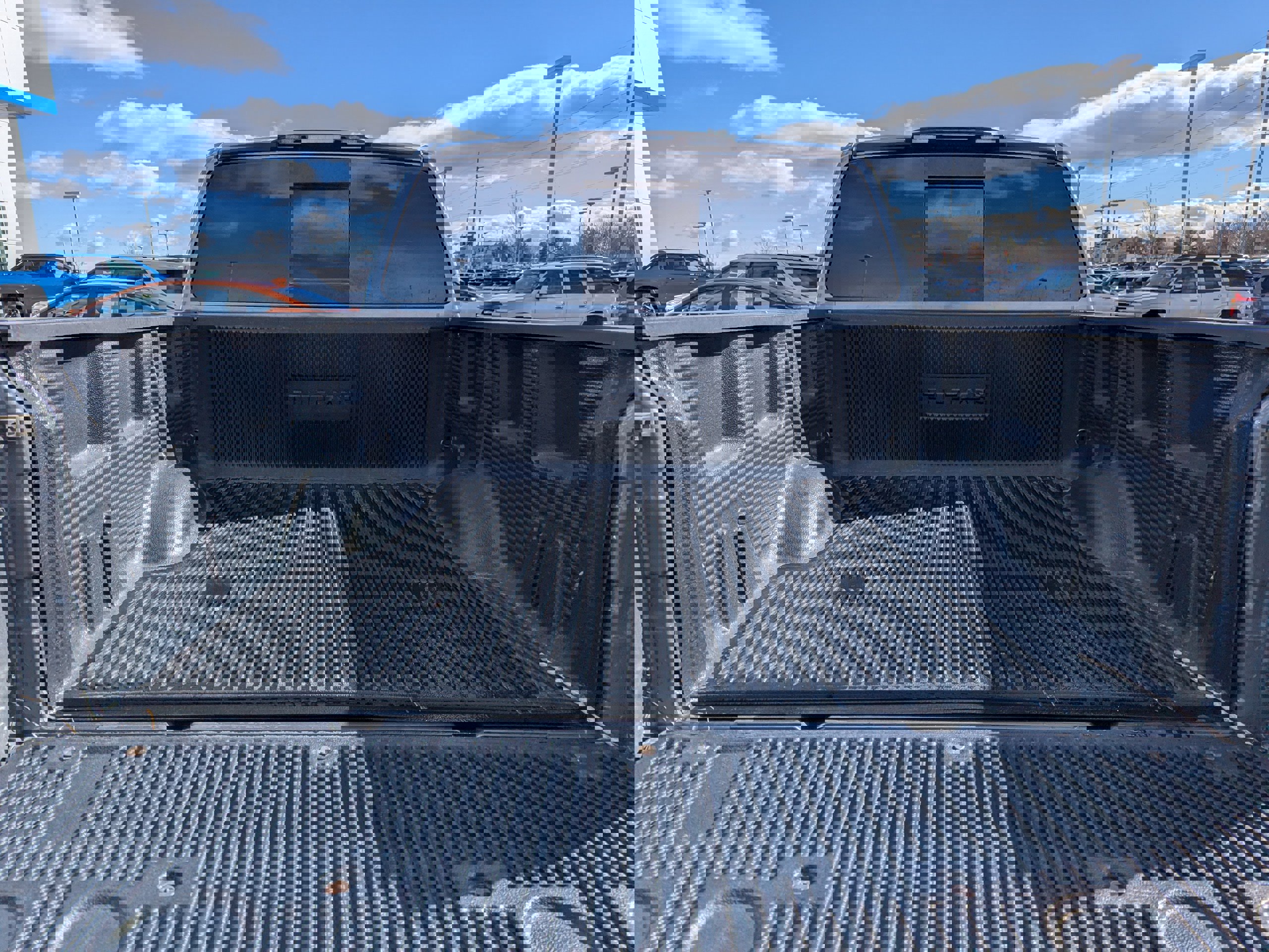 Used 2020 Nissan Titan SV w/ SV Convenience Package image 34