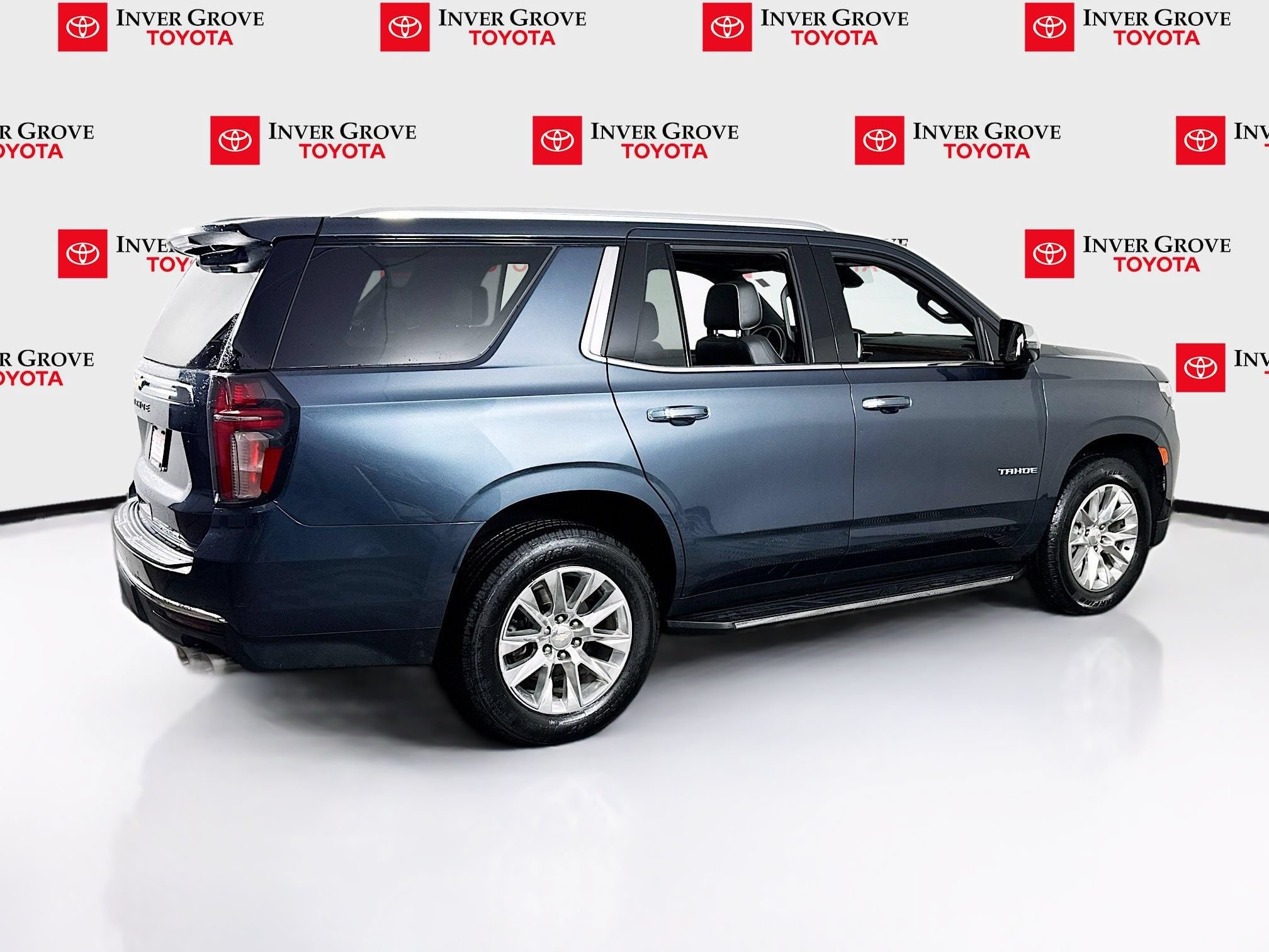 Used 2021 Chevrolet Tahoe Premier w/ Premium Package AWD/4WD image 5