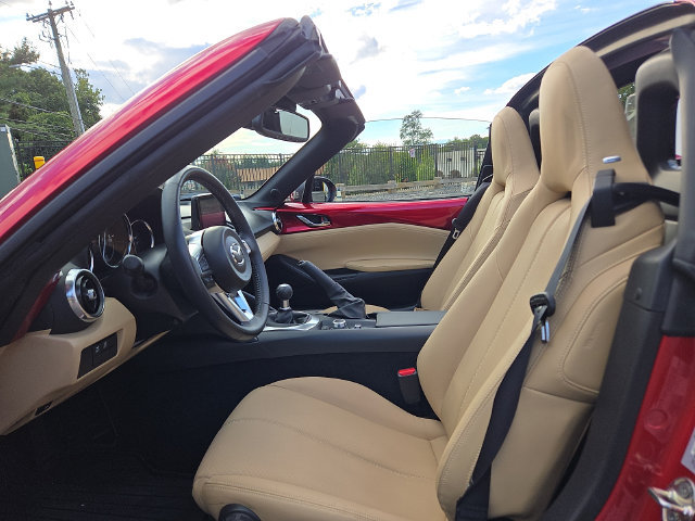 Used 2020 MAZDA MX-5 Miata RF Grand Touring RWD image 15