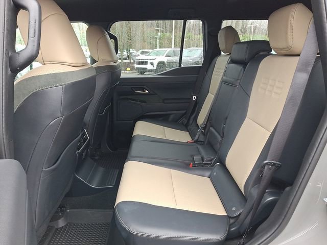 Used 2025 Lexus GX 550 image 16