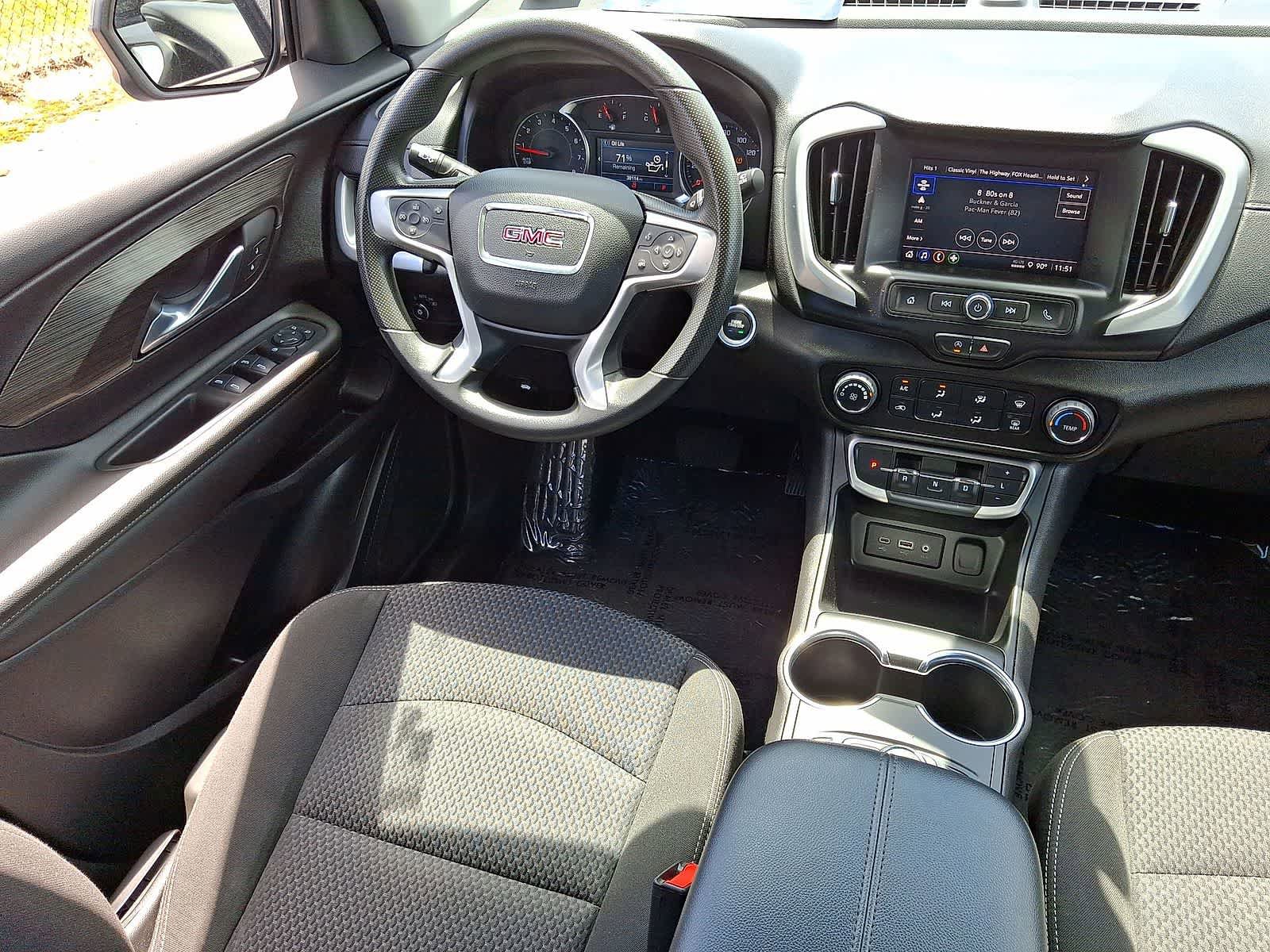 Used 2024 GMC Terrain SLE AWD/4WD image 10
