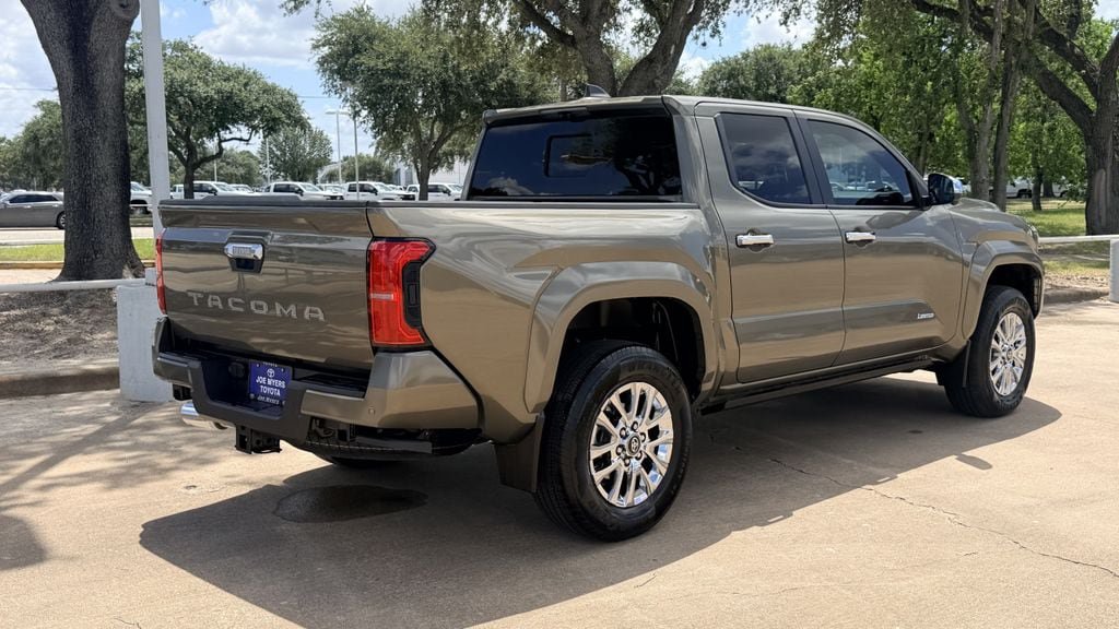 Used 2025 Toyota Tacoma Limited AWD/4WD image 7