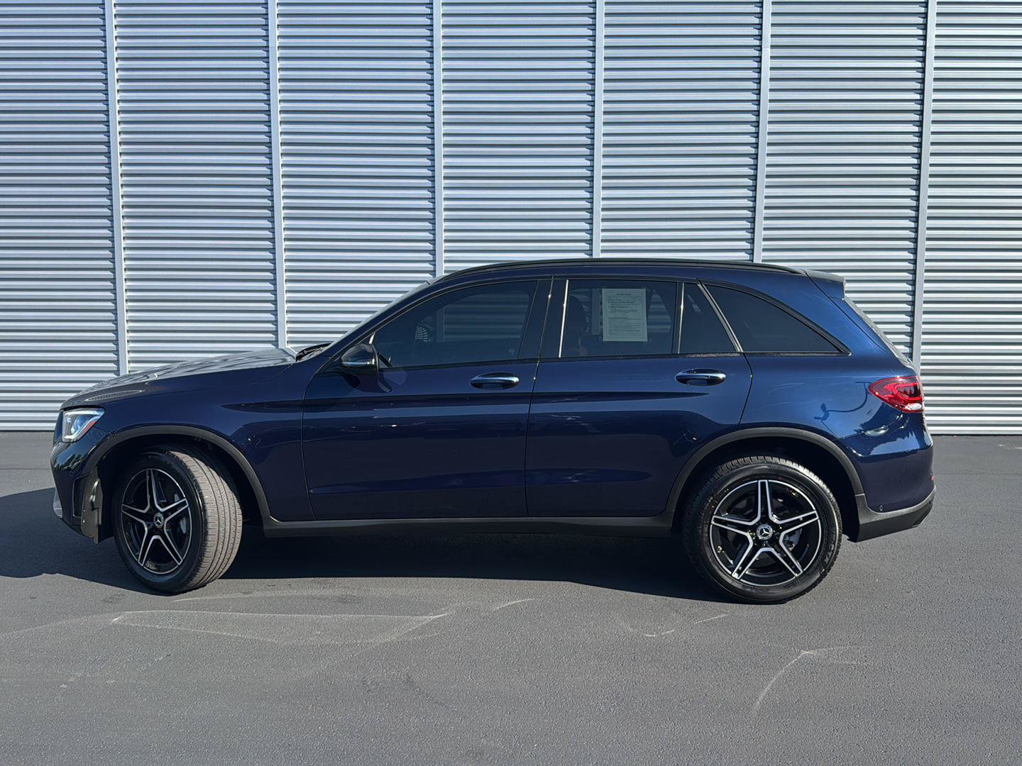 Used 2022 Mercedes-Benz GLC 300 4MATIC image 2