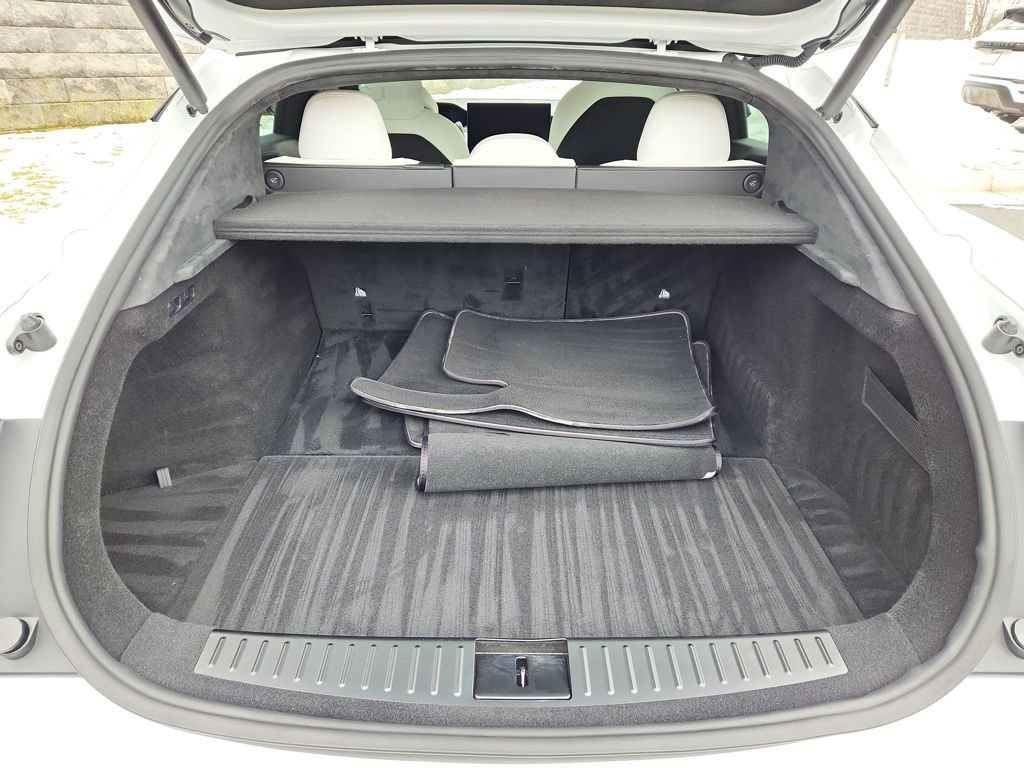 Used 2022 Tesla Model S Plaid image 13