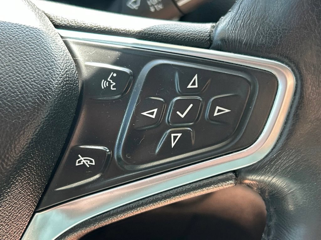 Used 2018 Chevrolet Equinox LT FWD image 28