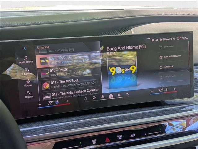 New 2025 BMW 750e xDrive w/ Premium Package image 12