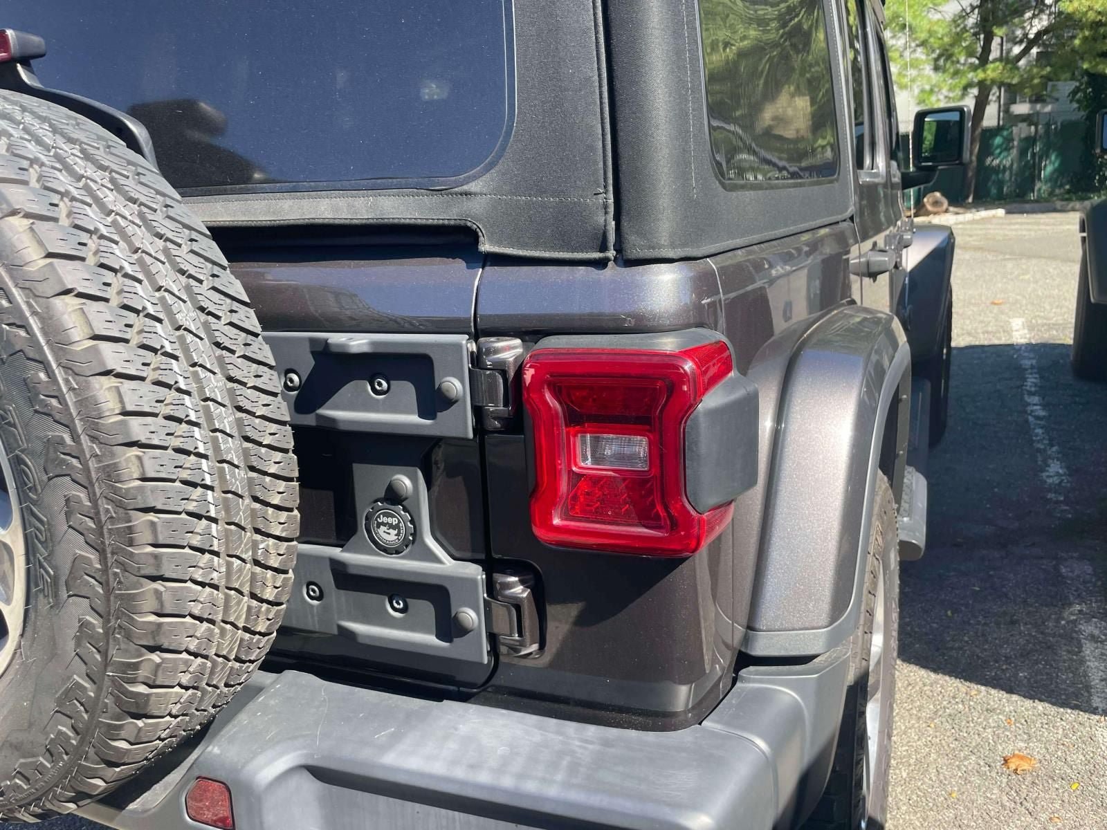 Used 2021 Jeep Wrangler Unlimited Sahara AWD/4WD image 6