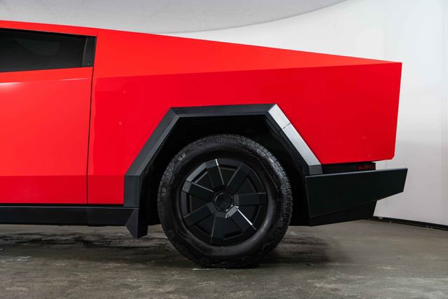 Used 2025 Tesla Cybertruck AWD Crew Cab image 13