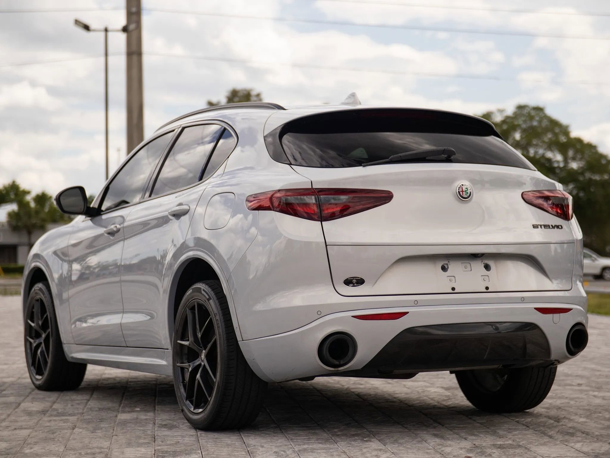 Used 2020 Alfa Romeo Stelvio Sport w/ Quick Order Package 22K Sport RWD image 9