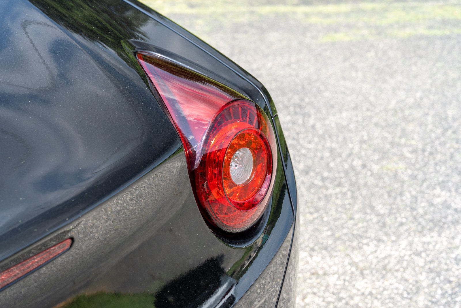 Used 2018 Ferrari California T RWD image 17