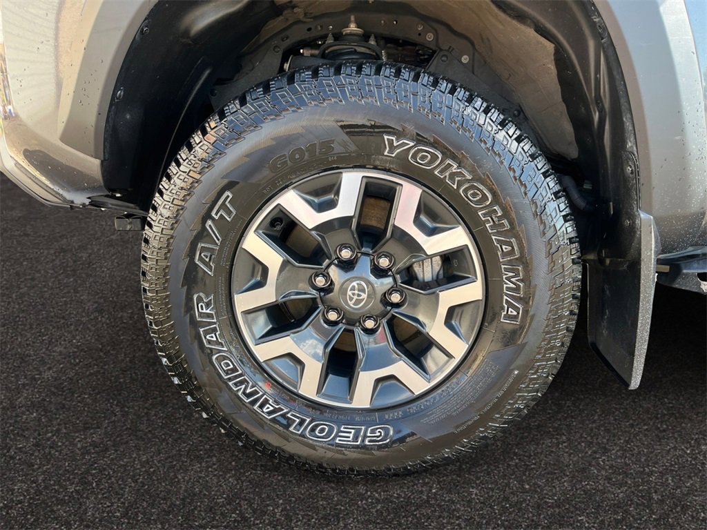 Used 2022 Toyota Tacoma TRD Off-Road image 14