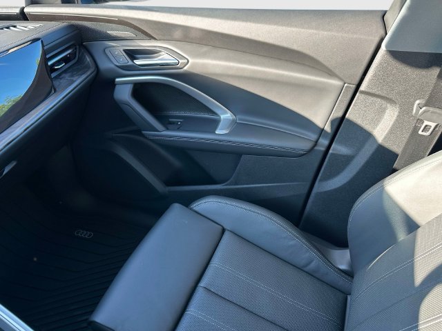 Certified 2025 Audi Q5 Premium Plus AWD/4WD image 34