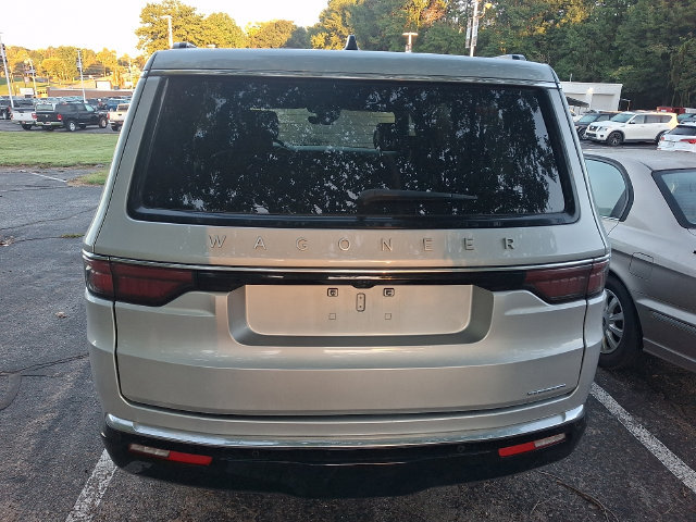Used 2024 Jeep Wagoneer Series III AWD/4WD image 9