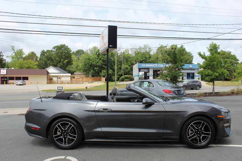 Used 2018 Ford Mustang Premium RWD image 5