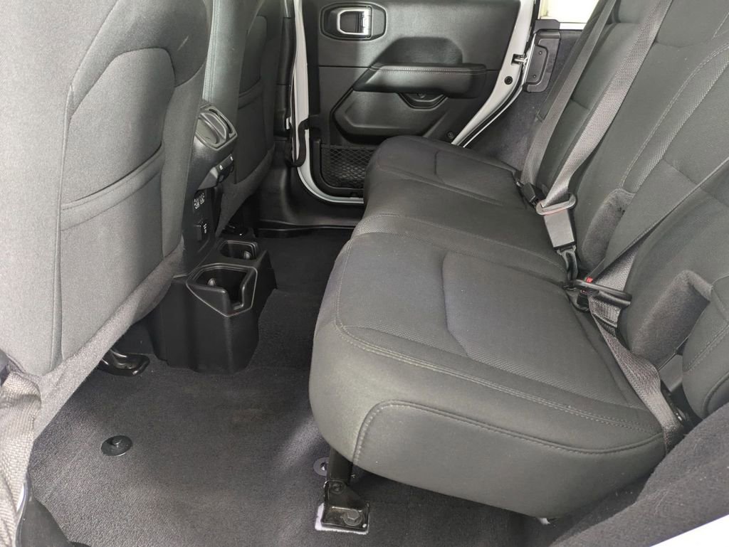 Used 2023 Jeep Wrangler Sahara image 24
