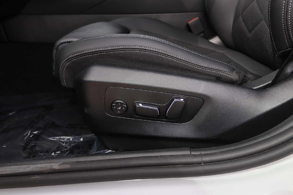 Used 2026 BMW 540i xDrive AWD/4WD image 21