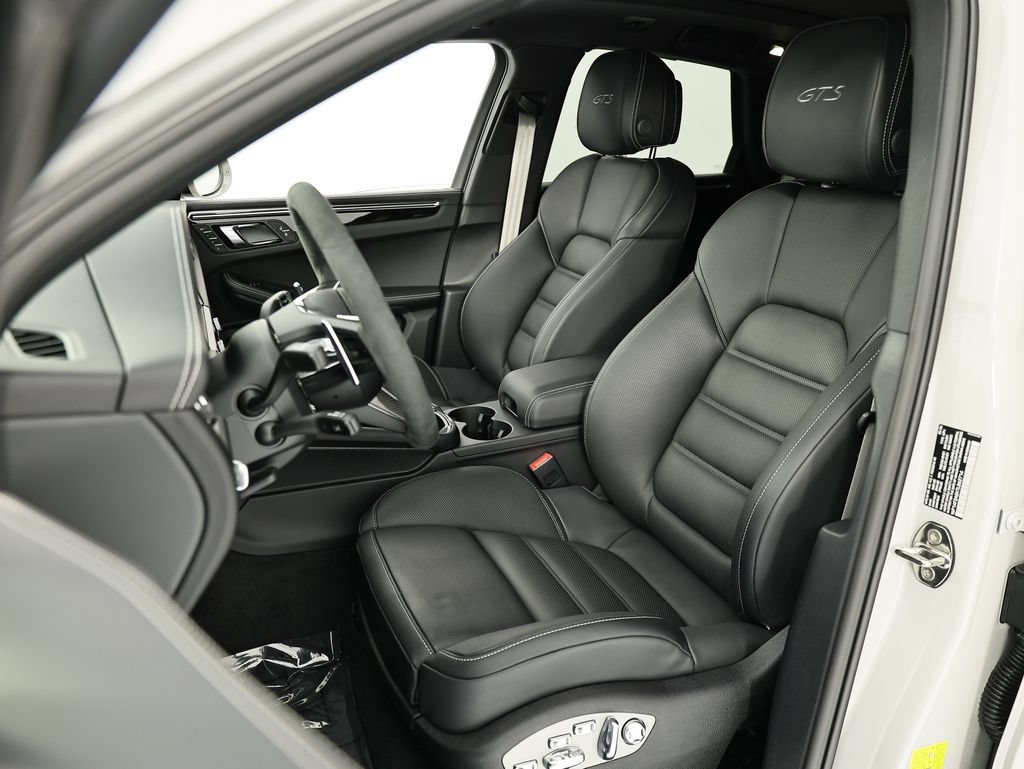 New 2026 Porsche Macan GTS AWD/4WD image 5