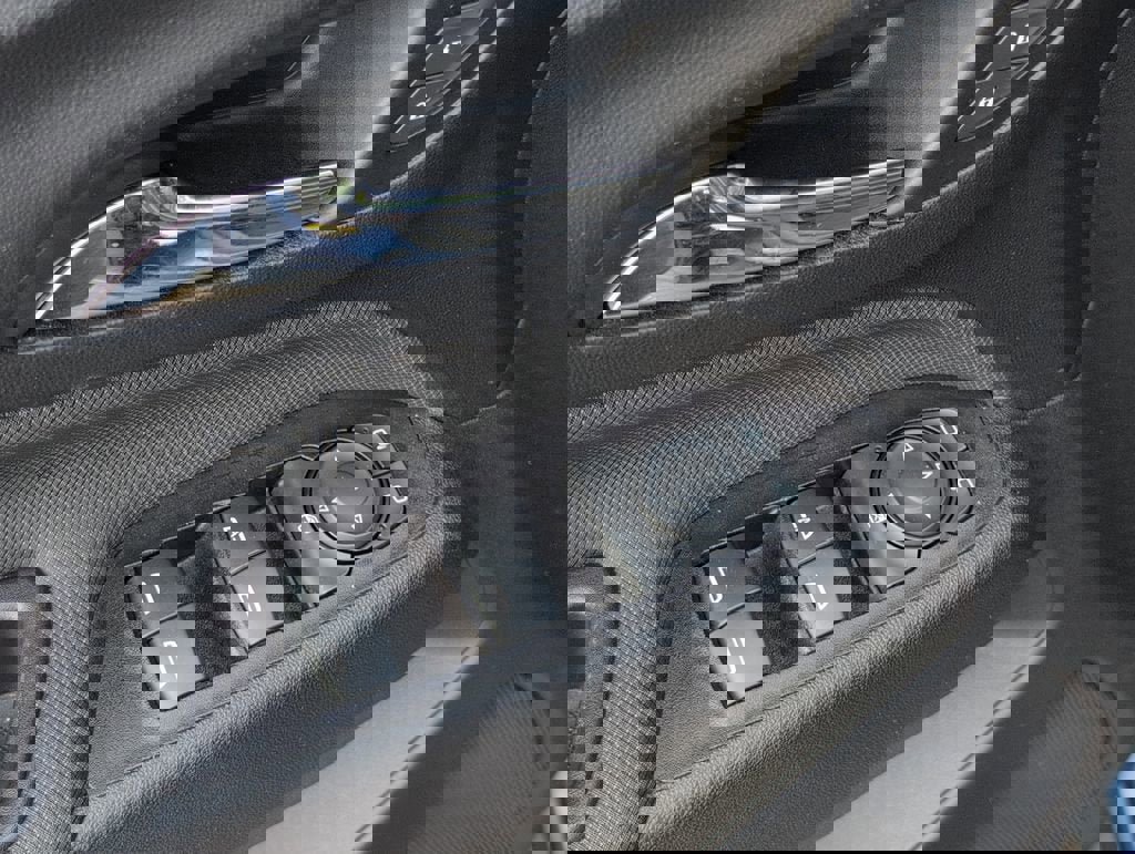 Used 2022 Chevrolet Equinox RS w/ RS Leather Package image 17